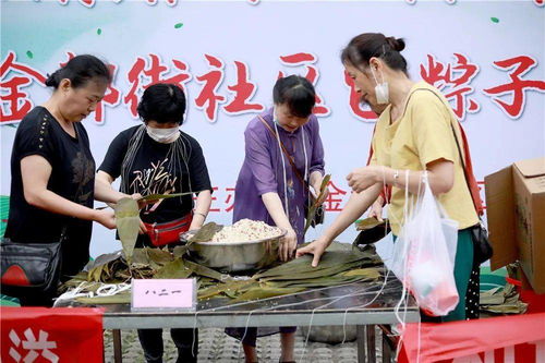 仿生人形机器人蛇年送祝福